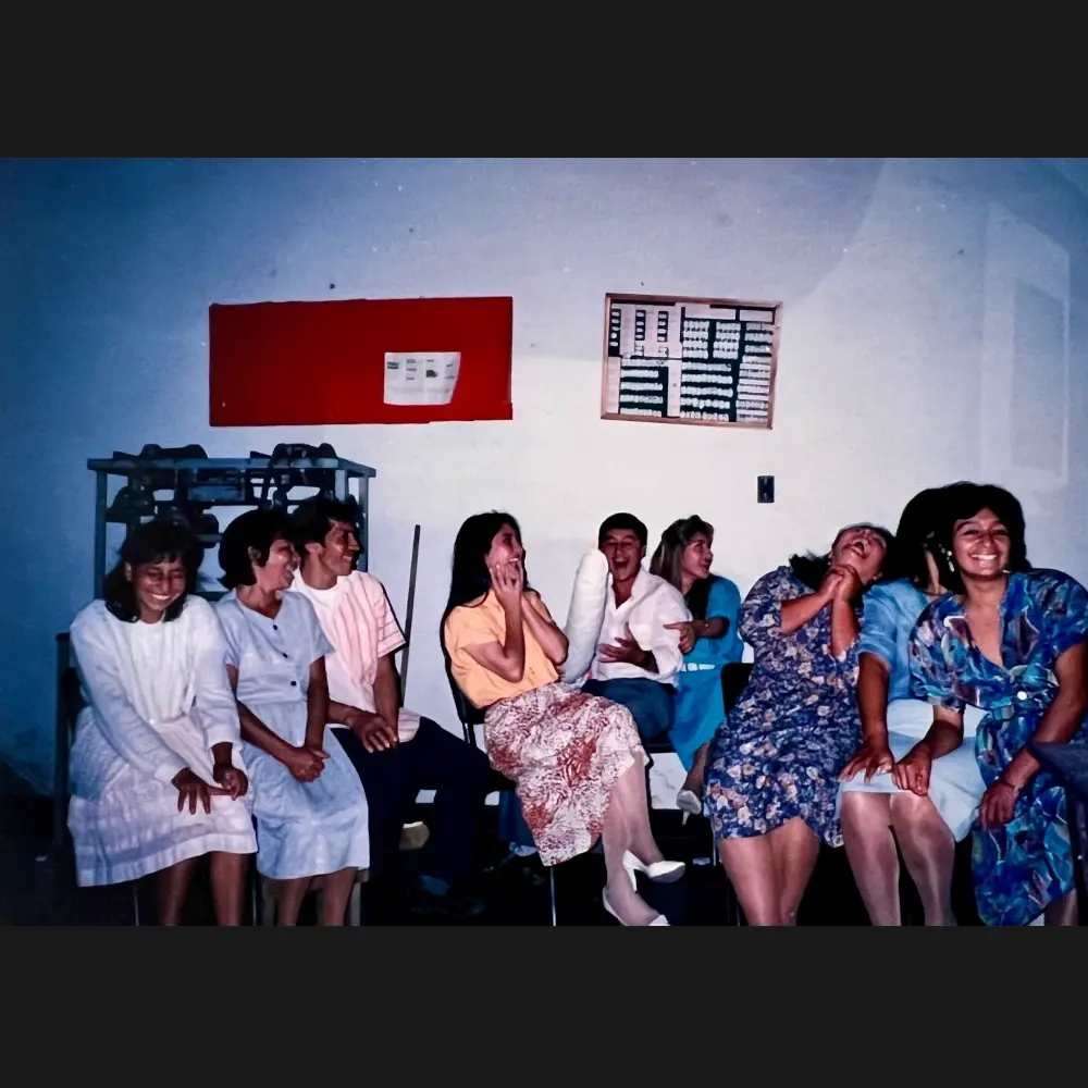 Muchas de estas mujeres integraron a sus familias en el oficio, creando una estrecha relación con la sericultura y el arte de la seda.